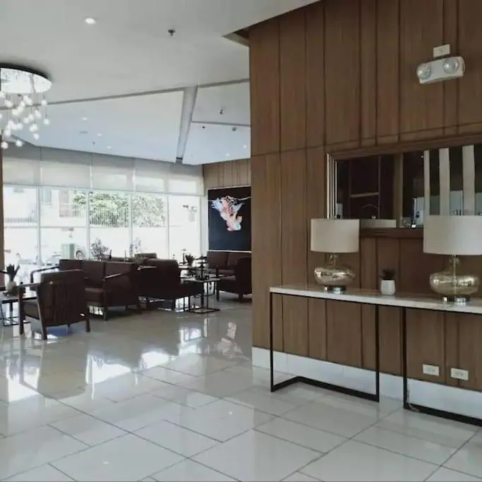 Chic 2Br Condo Unit At South Residences Las Piñas Aparthotel